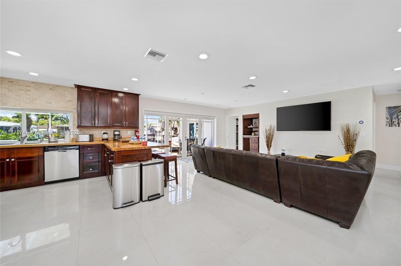 31 Se 12th St #0 - Photo 6 of 50