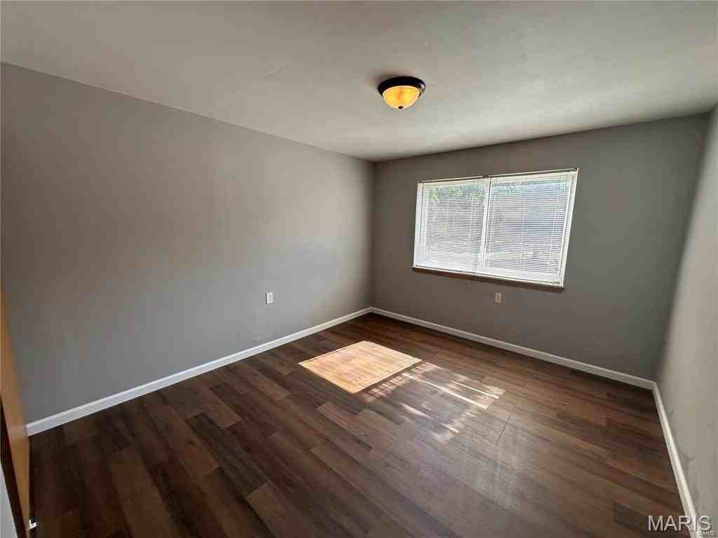 13 Bruce Dr #2 - Photo 5 of 6