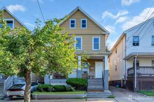 featured image of 375 Delavan St #2