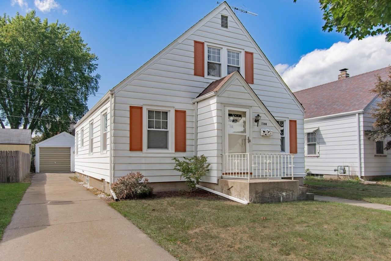 7208 33rd Ave - Photo 2 of 25