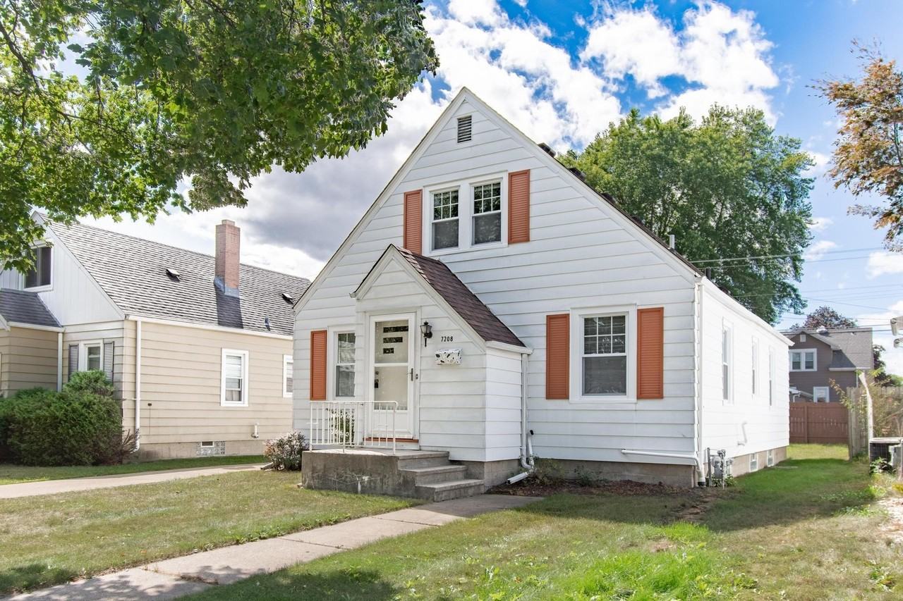 7208 33rd Ave - Photo 3 of 25