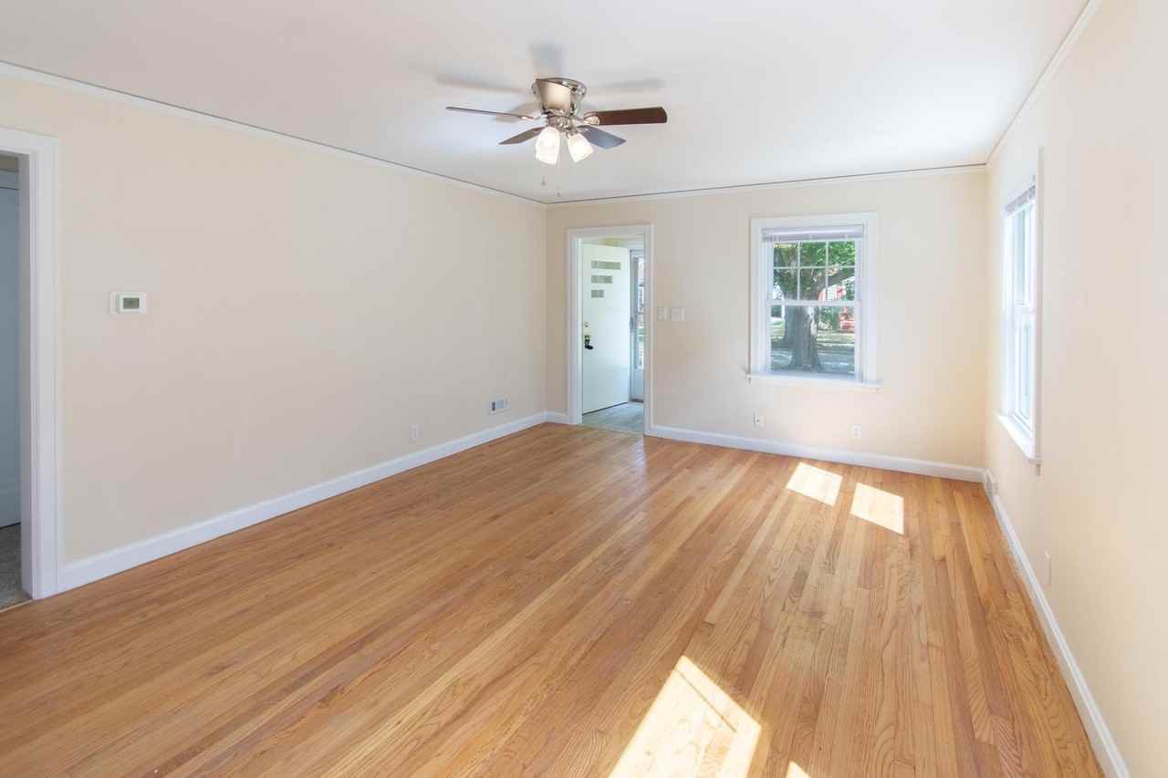 7208 33rd Ave - Photo 5 of 25