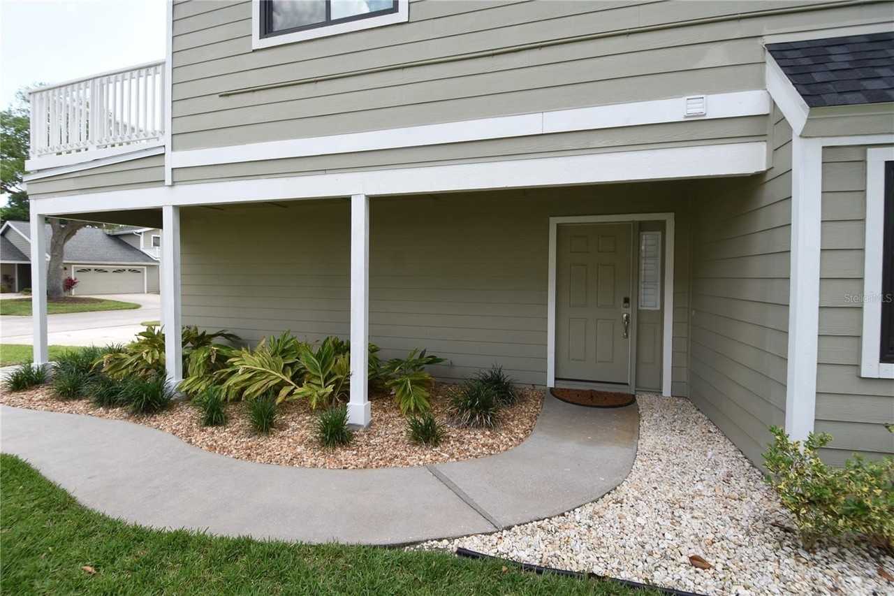 26 Landings Lane - Photo 3 of 42