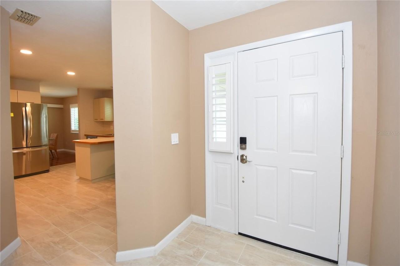 26 Landings Lane - Photo 4 of 42