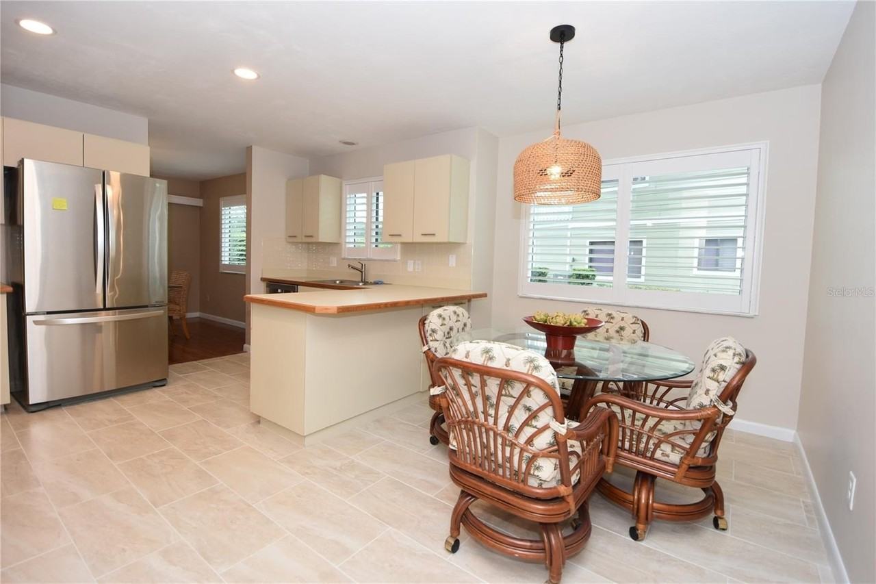 26 Landings Lane - Photo 6 of 42