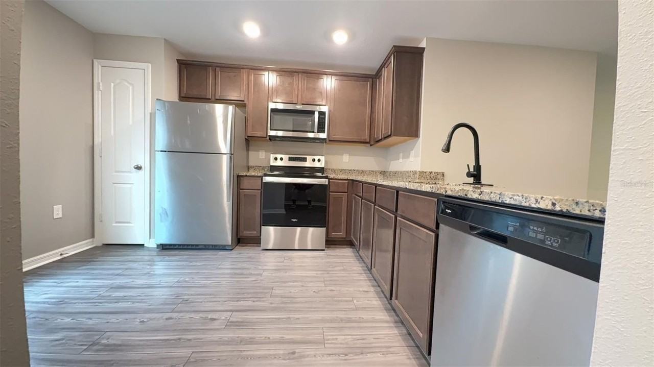 13 Poinfield Place - Photo 3 of 21