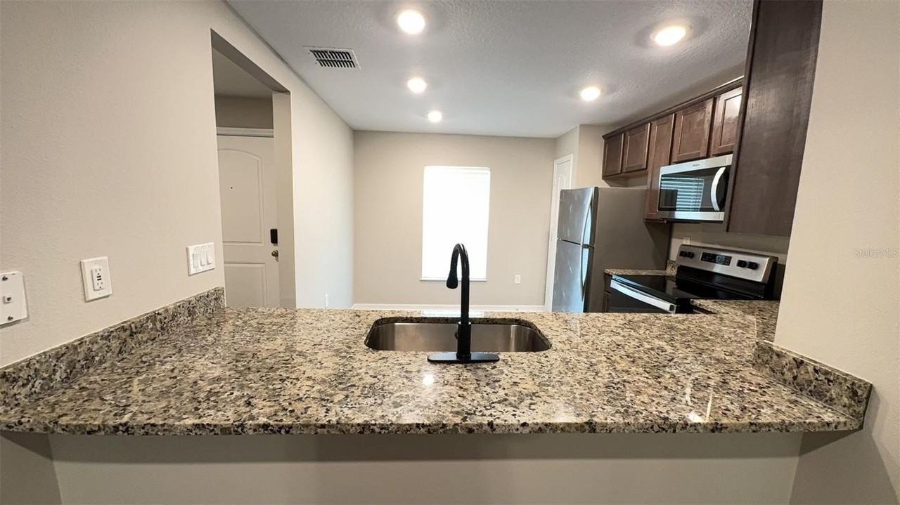 13 Poinfield Place - Photo 4 of 21