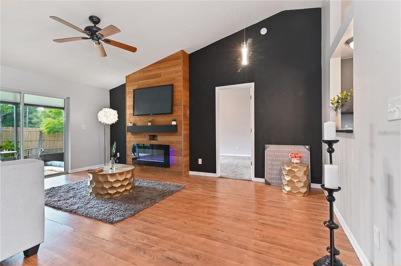 929 Robinson Ave - Photo 4 of 14