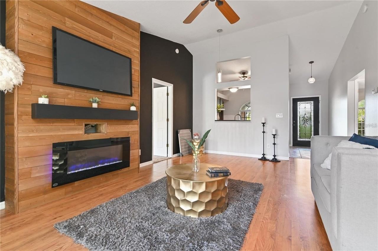 929 Robinson Ave - Photo 6 of 14