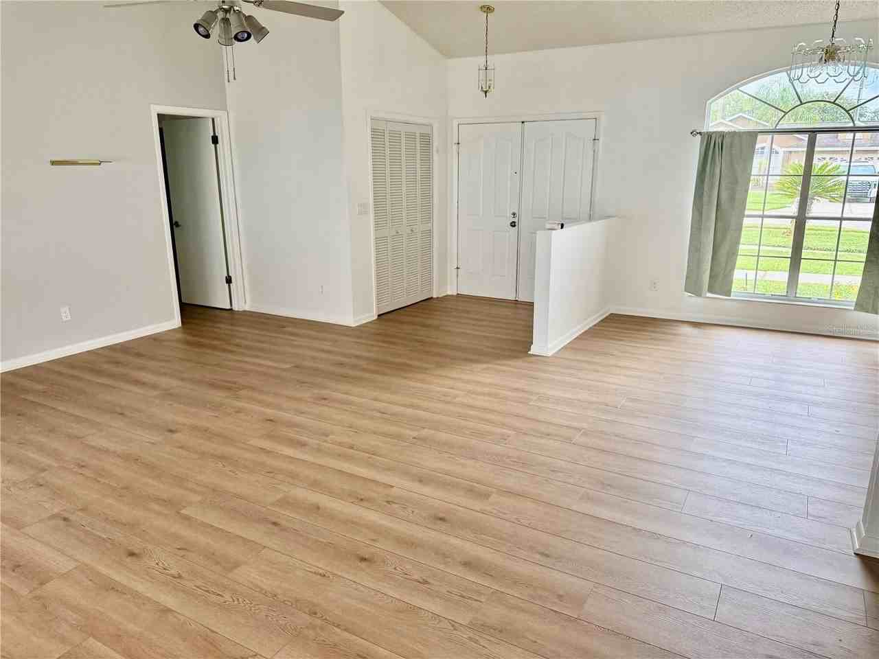 4523 County Breeze Drive - Photo 4 of 17