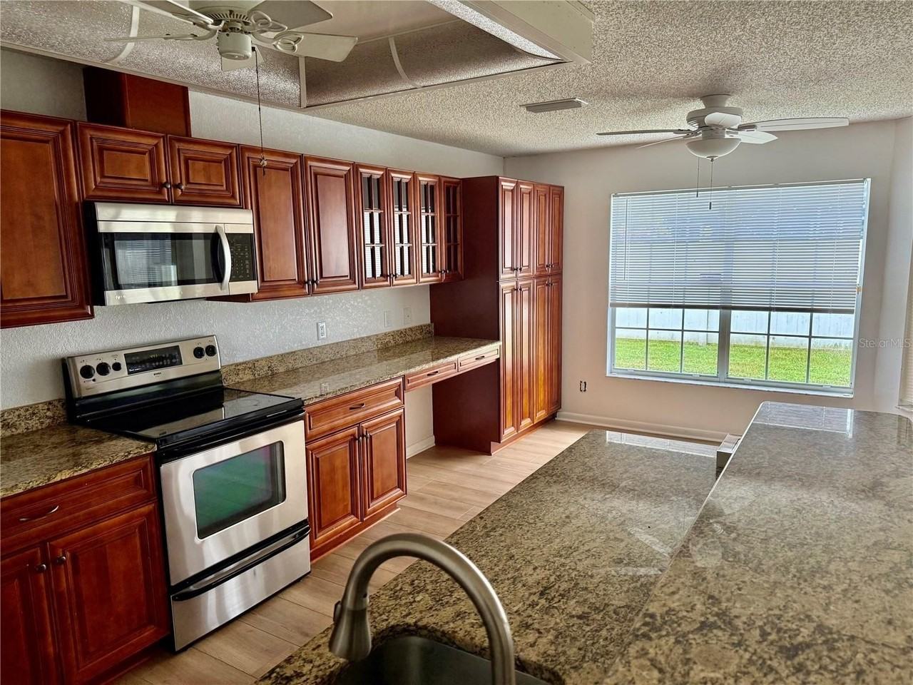 4523 County Breeze Drive - Photo 5 of 17