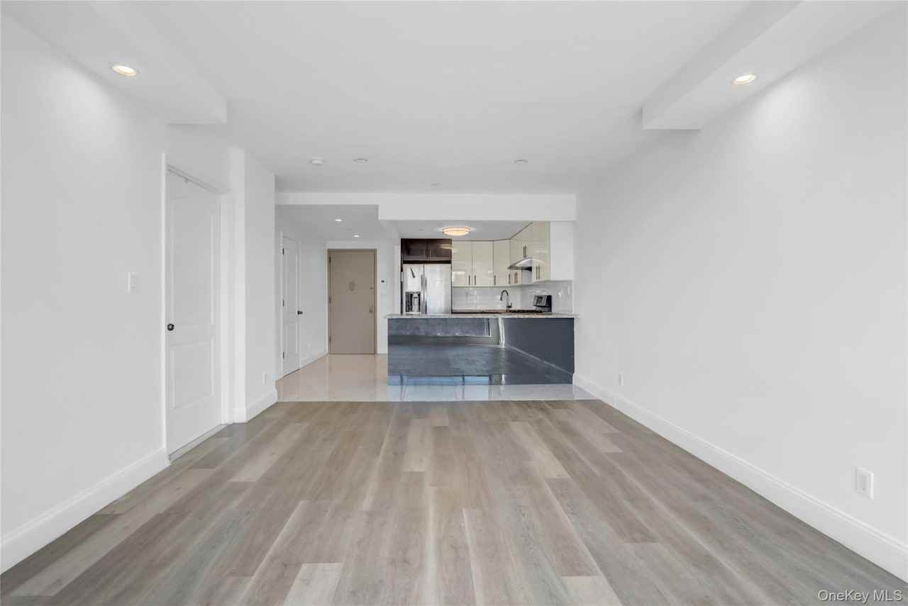 4516 83rd St #E8K - Photo 3 of 13