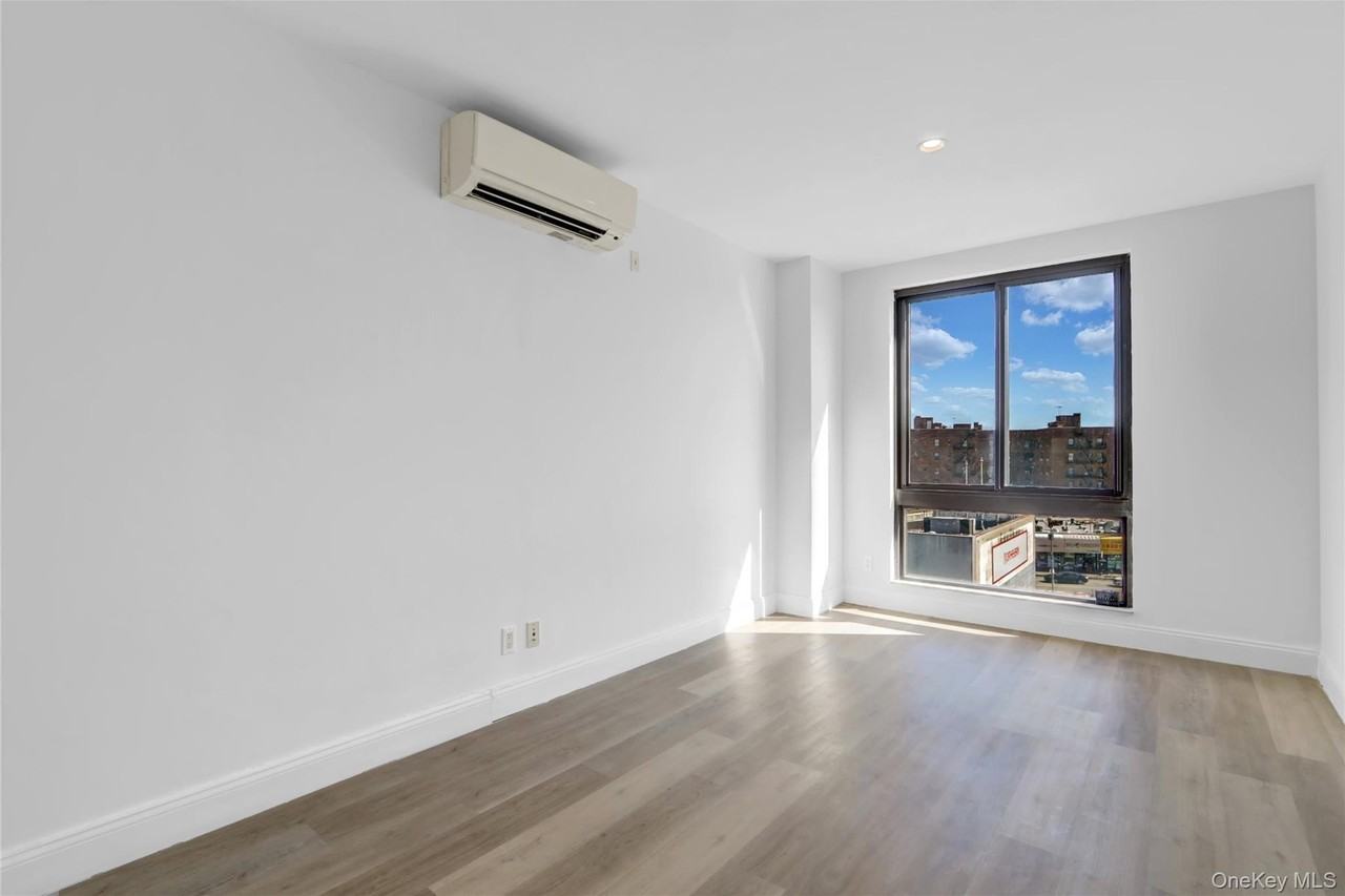 4516 83rd St #E8K - Photo 7 of 13