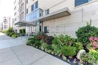 170 W Broadway #6G - Photo 1 of 1