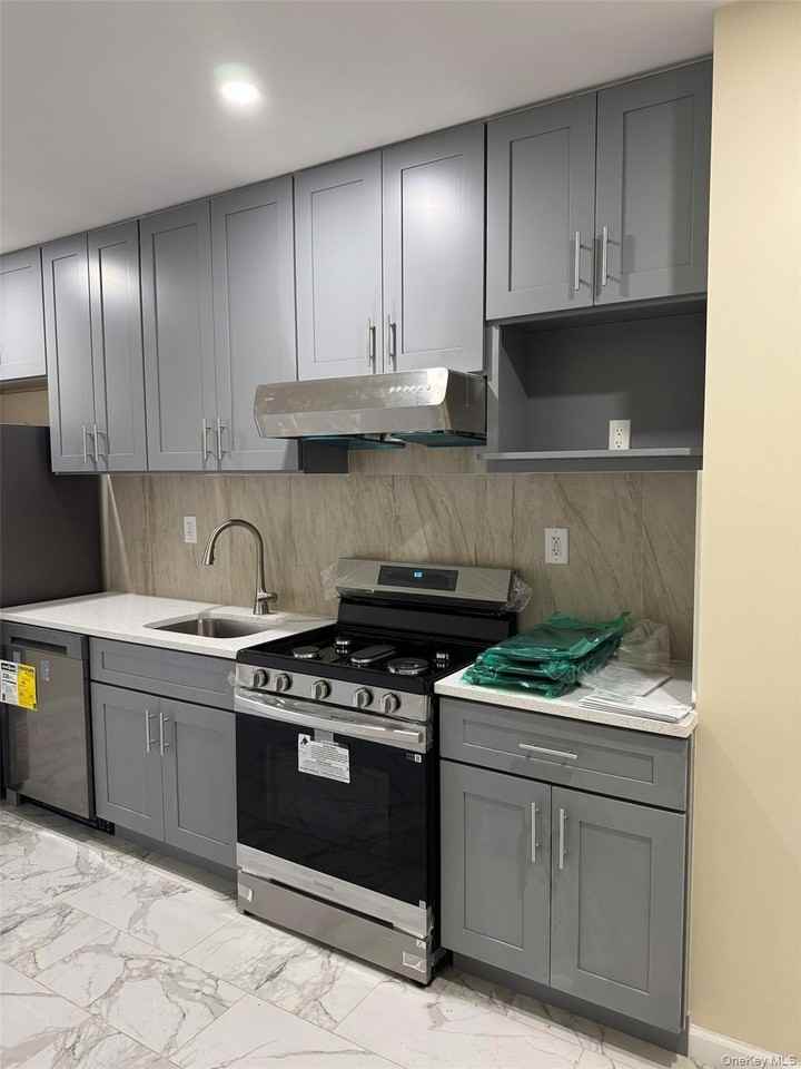 130 Wilson Ave #3L - Photo 4 of 14