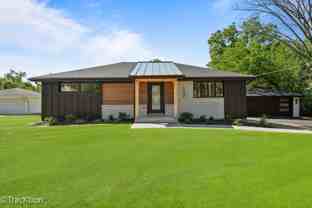 137 W Chicago Ave - Photo 1 of 1