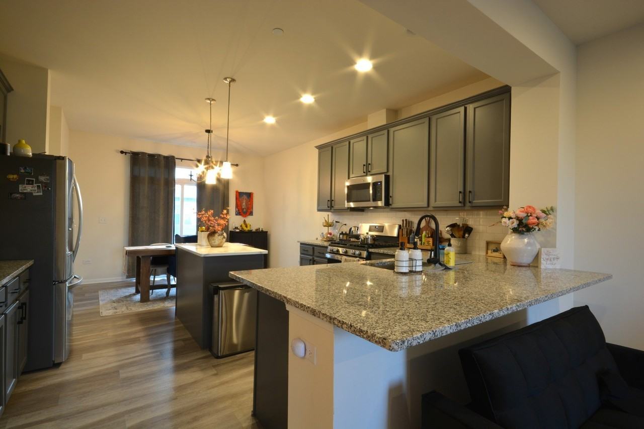 3s624 Everton Drive - Photo 7 of 13