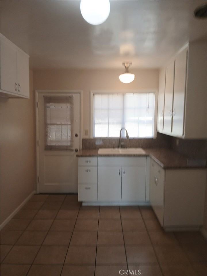 10031 Wiley Burke Ave - Photo 5 of 11