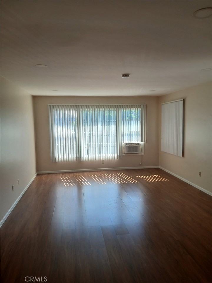 10031 Wiley Burke Ave - Photo 7 of 11