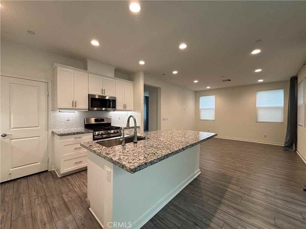 26149 Park Ave #3 - Photo 7 of 23