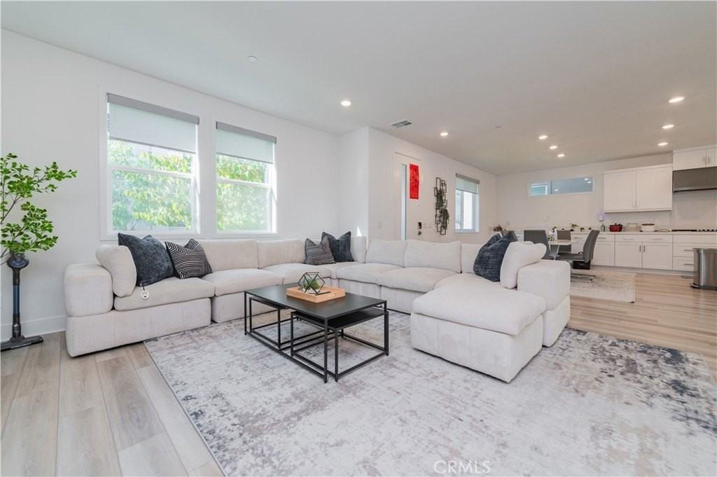 168 Sash - Photo 5 of 31