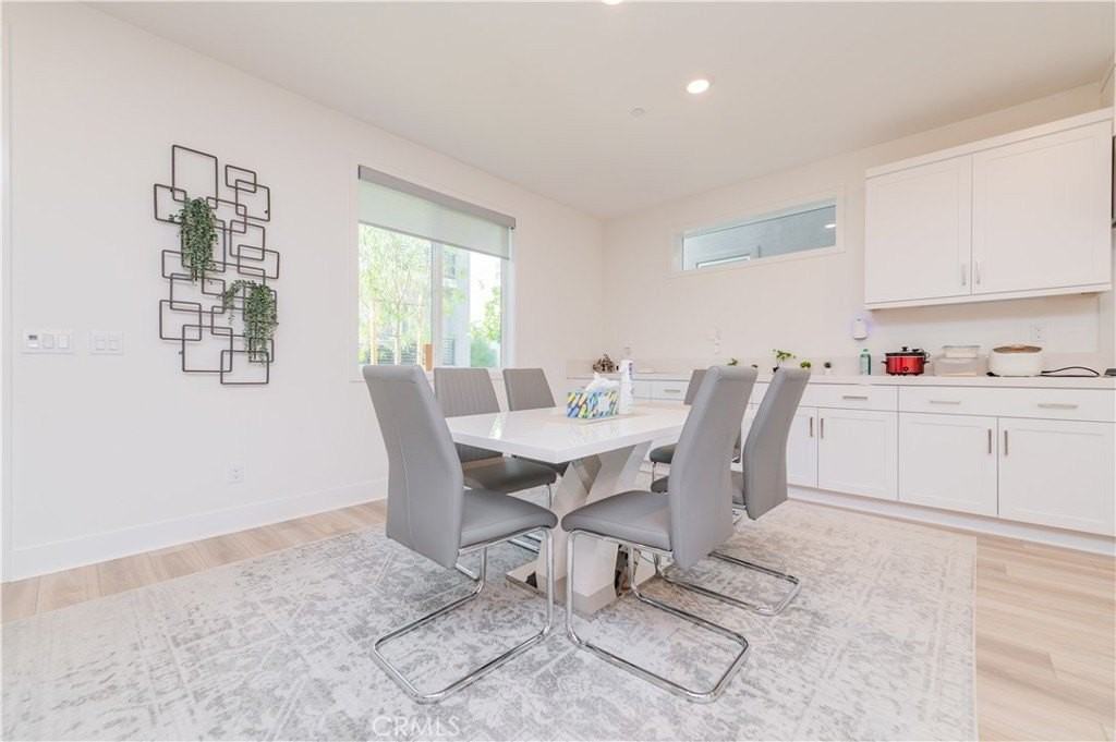 168 Sash - Photo 7 of 31