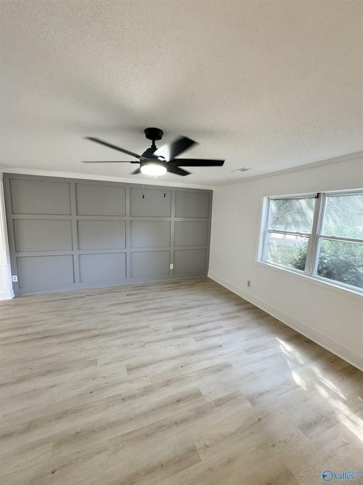 395 Oakland Rd - Photo 3 of 19