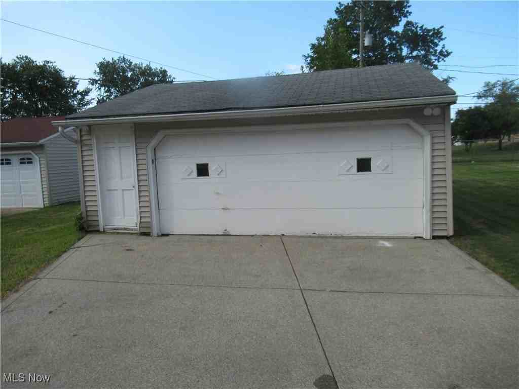 39 Eldred Avenue - Photo 3 of 30