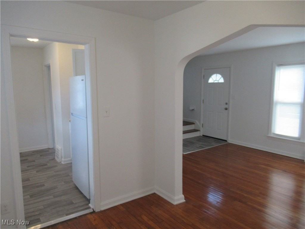 39 Eldred Avenue - Photo 6 of 30