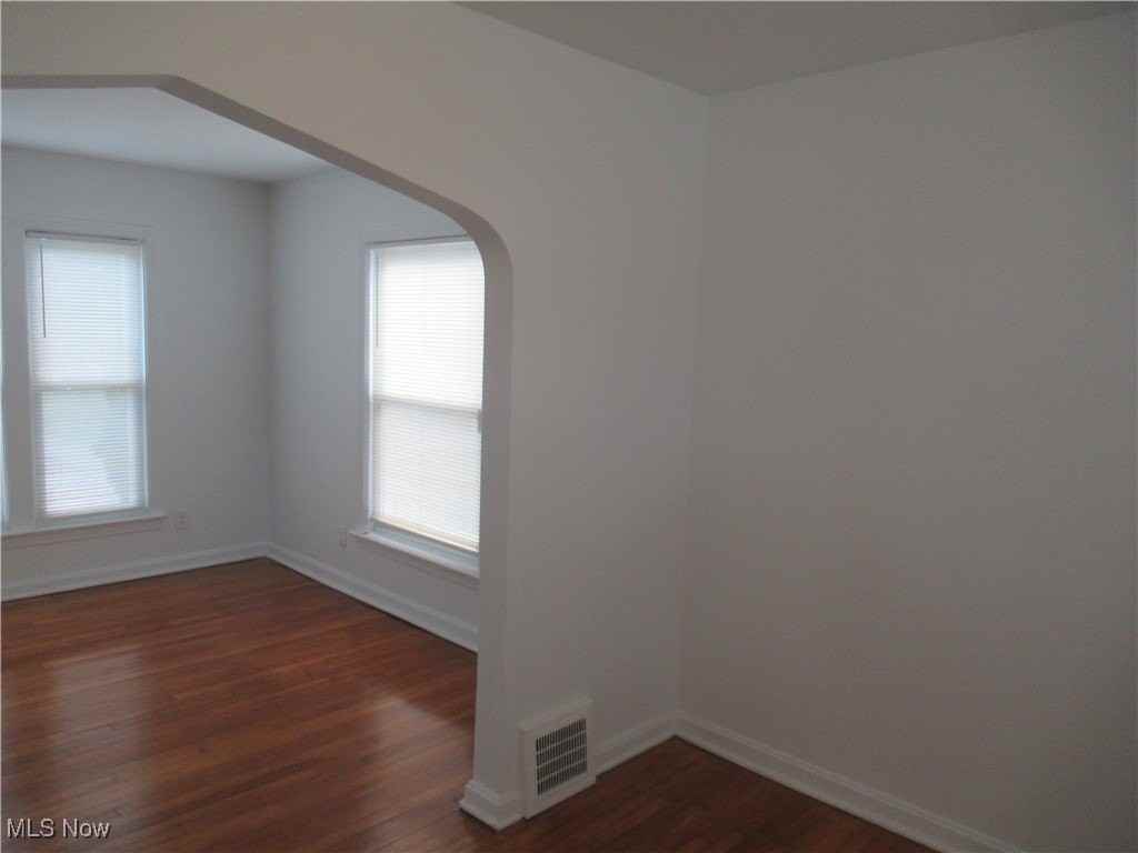 39 Eldred Avenue - Photo 7 of 30