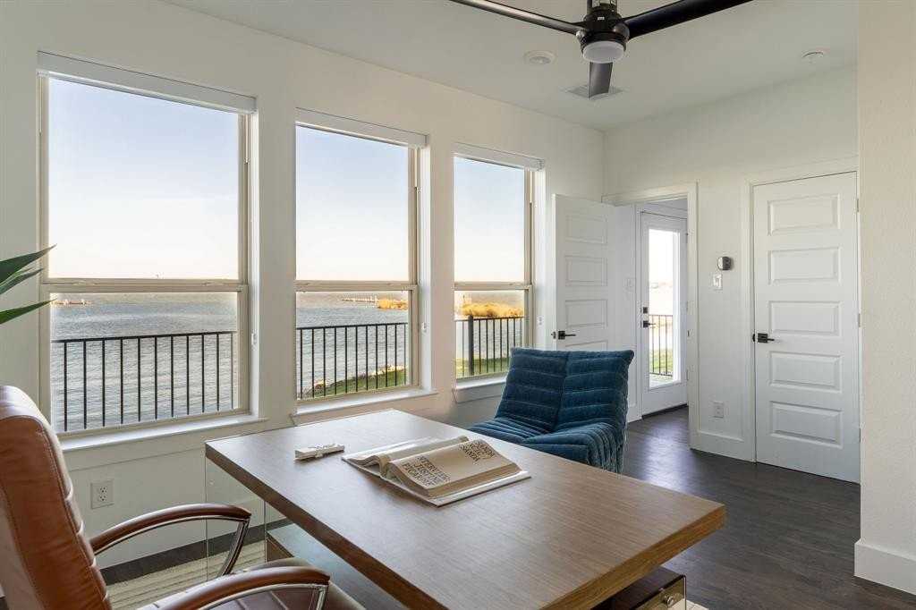 1113 Marc Pl - Photo 2 of 22