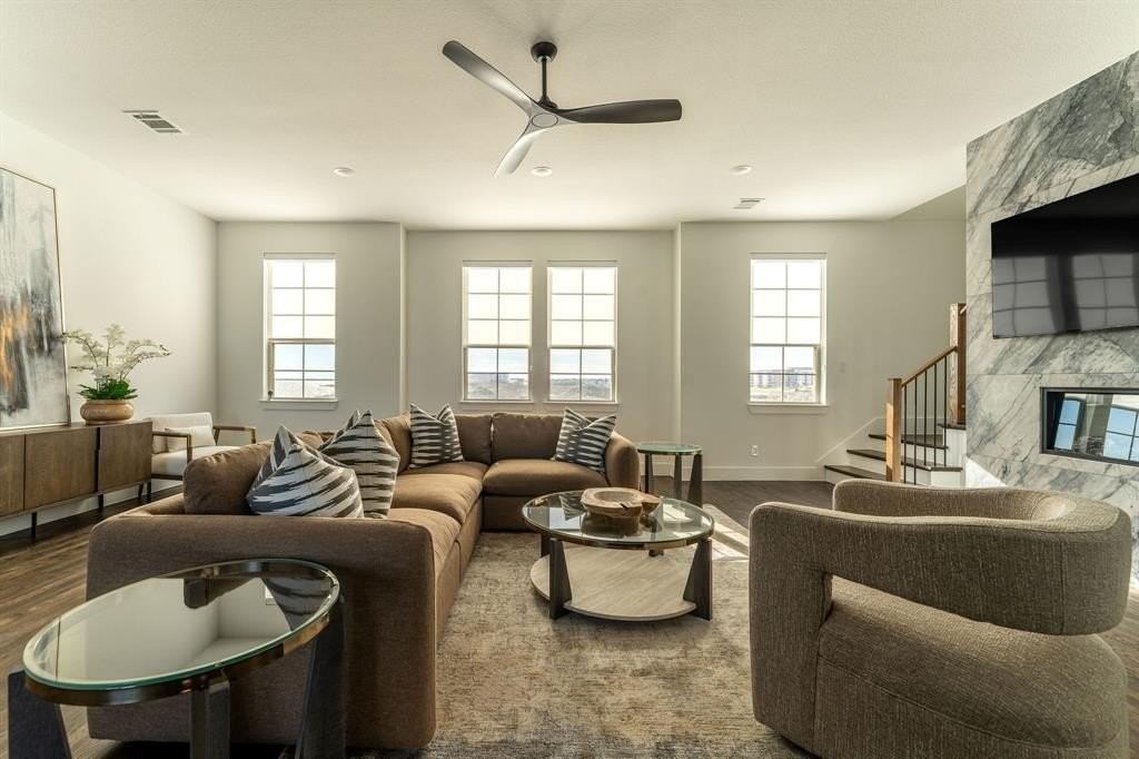 1113 Marc Pl - Photo 4 of 22