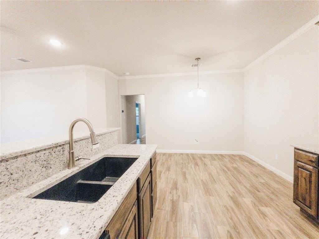 245 Honor Code Pl - Photo 6 of 16