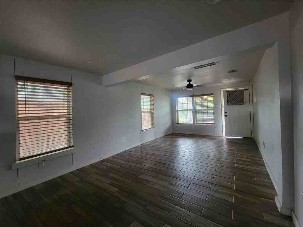 5233 Wellesley Ave - Photo 6 of 25