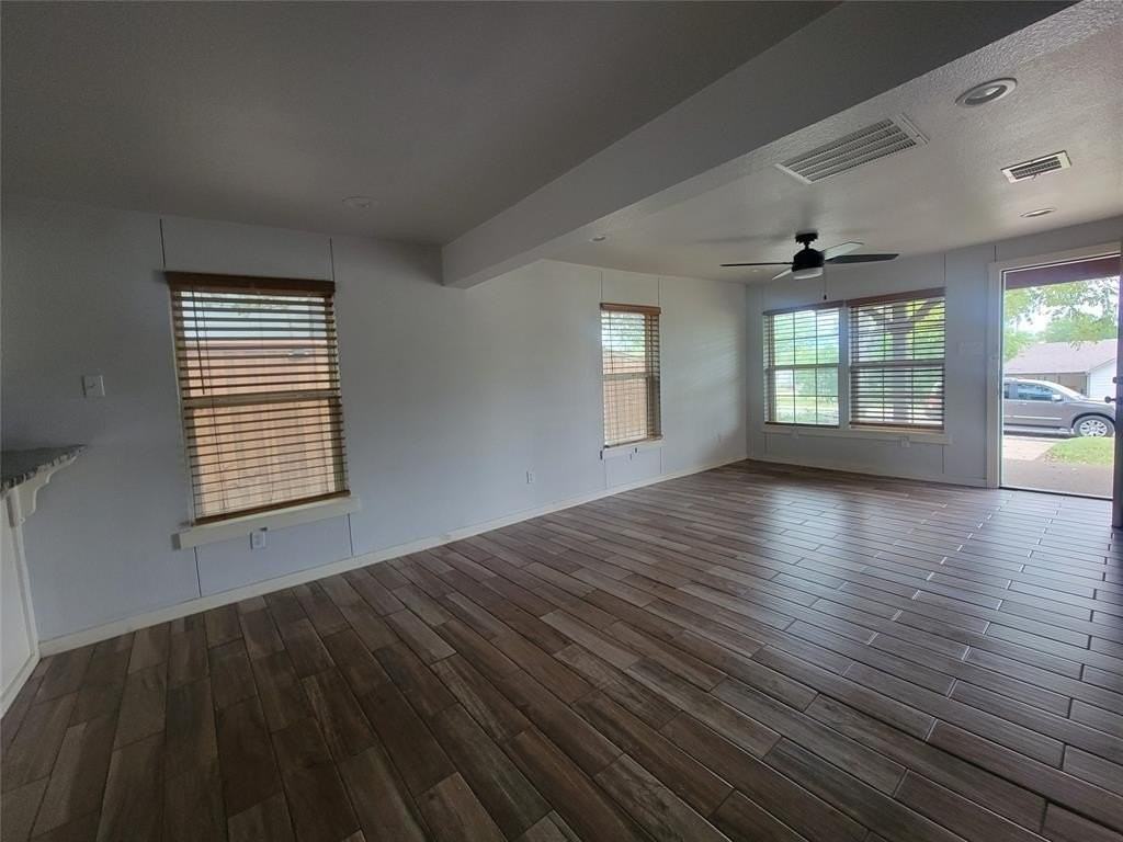 5233 Wellesley Ave - Photo 7 of 25