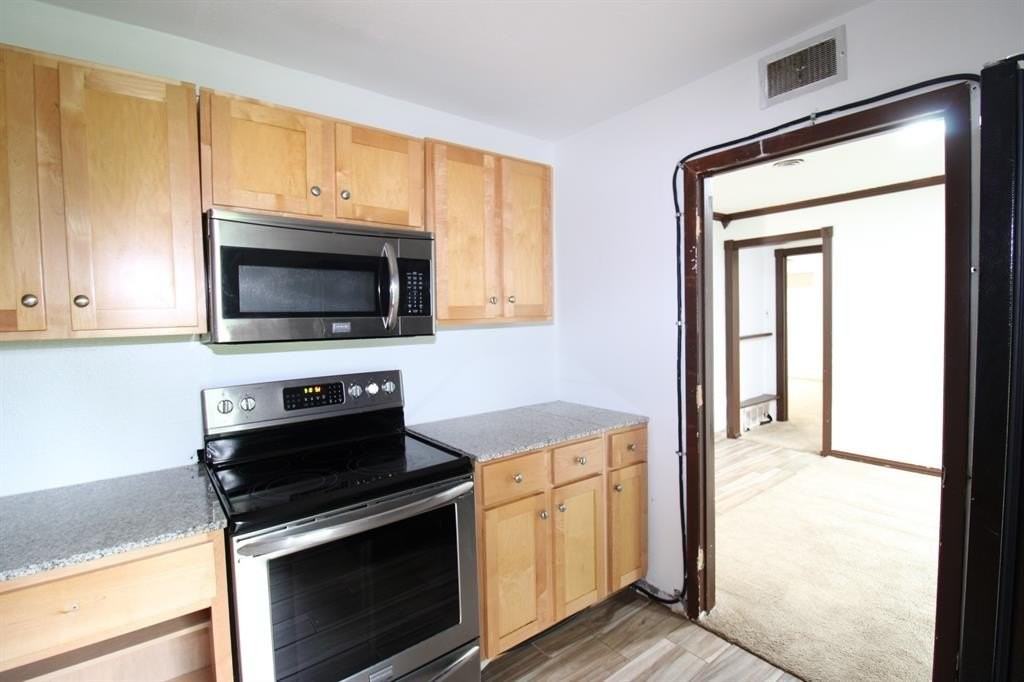 17 Macarthur Dr #A - Photo 5 of 16