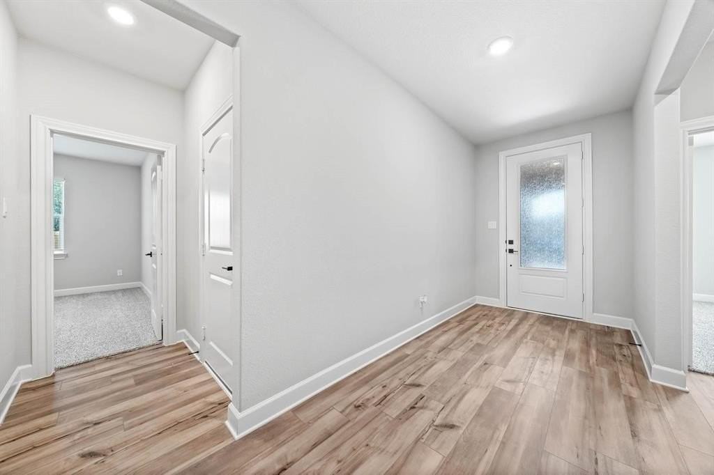 628 Harbor Oaks Dr - Photo 2 of 19