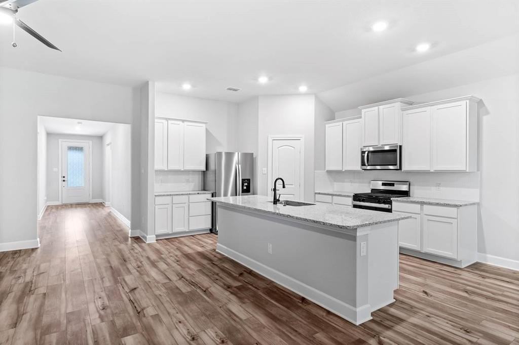 628 Harbor Oaks Dr - Photo 3 of 19