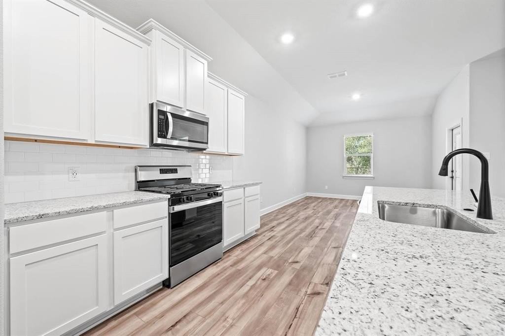 628 Harbor Oaks Dr - Photo 4 of 19