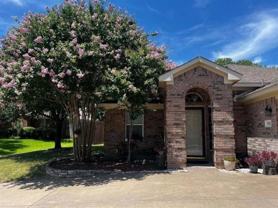 700 Auburndale Dr - Photo 1 of 1
