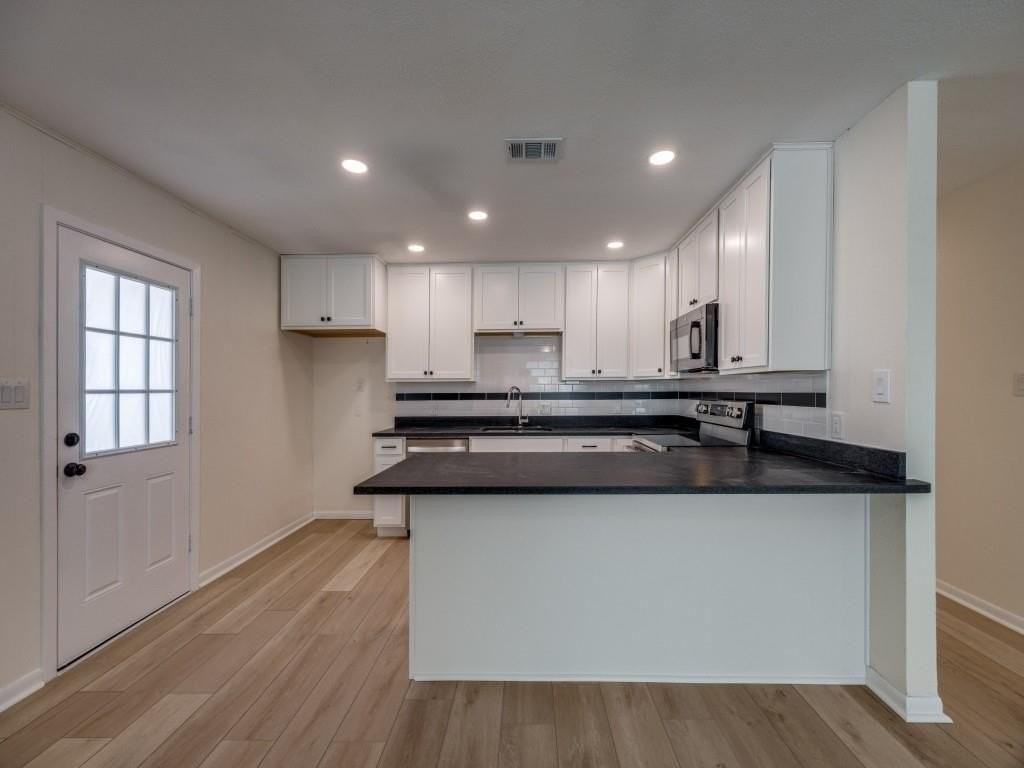 1721 W Walker St - Photo 3 of 11