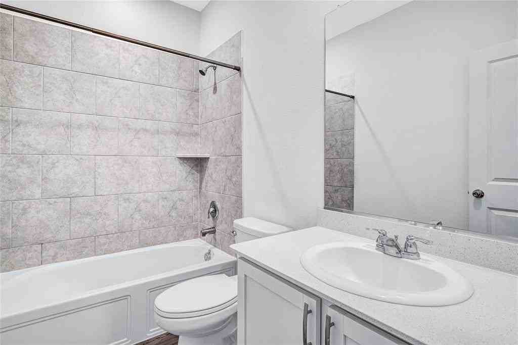 5916 Pensby Dr - Photo 4 of 26