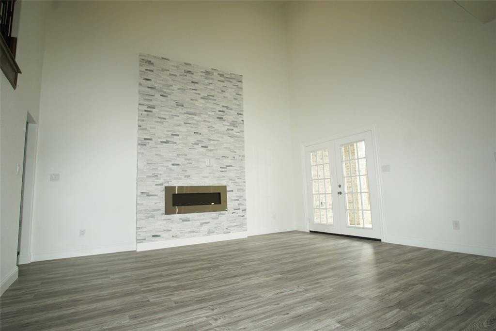 1708 Prestwick Ln - Photo 4 of 26