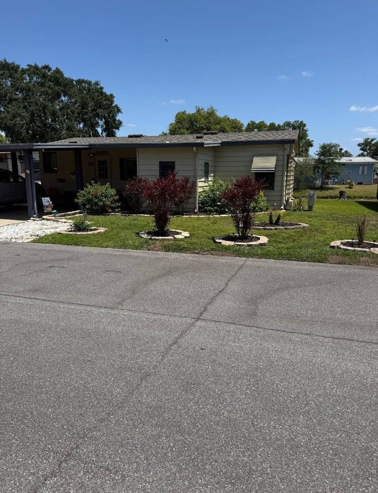 290 Country Club Drive - Photo 2 of 36