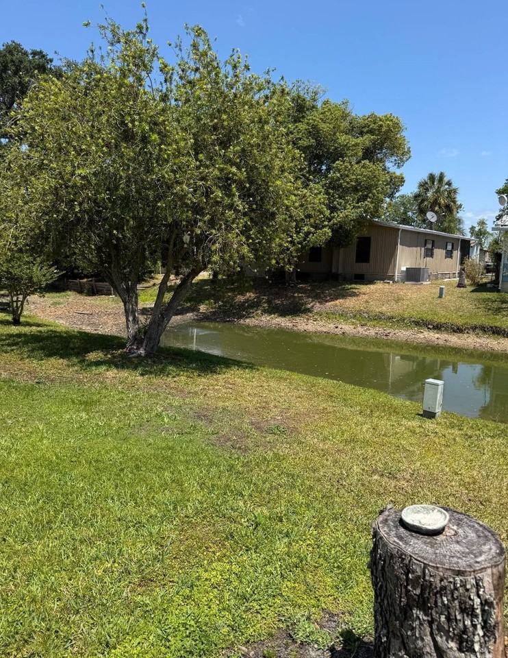 290 Country Club Drive - Photo 5 of 36