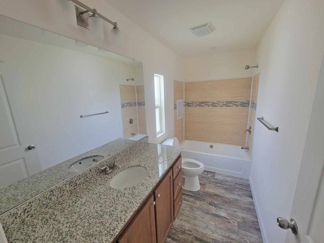 509 Sullivan St - Photo 3 of 9