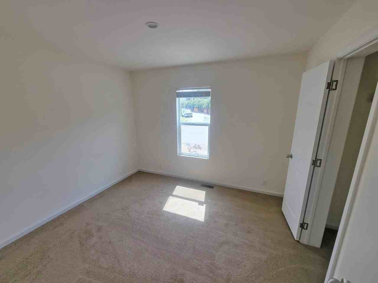 509 Sullivan St - Photo 5 of 9