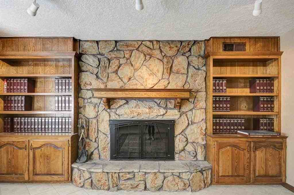 805 Willow Ln - Photo 2 of 17