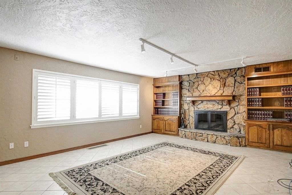 805 Willow Ln - Photo 3 of 17