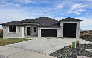 featured image of 3202 Bing St